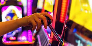 qq333bet စလော့ Jackpot ဆုများနှင့် Slots ဂိမ်းများ မြင်ကွင်း